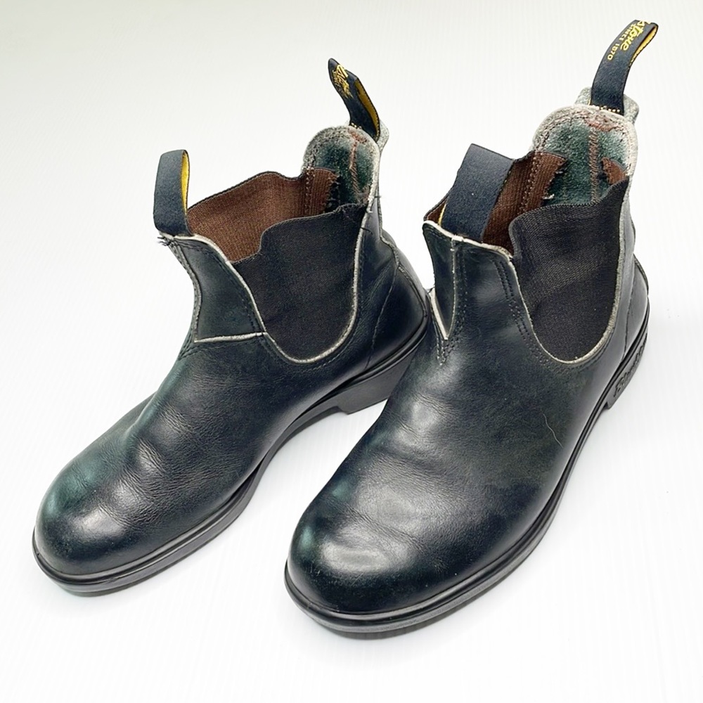 Blundstone Black Leather Chelsea Boots (M8/W10)